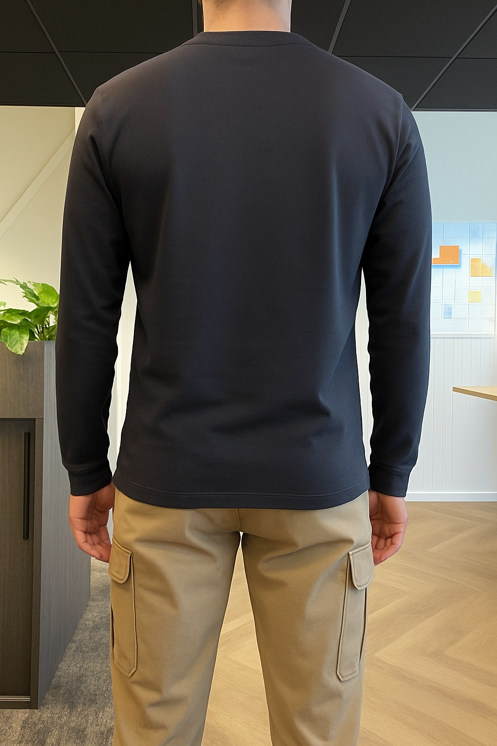 THE ESSENTIAL ATHLETIC LONG SLEEVE