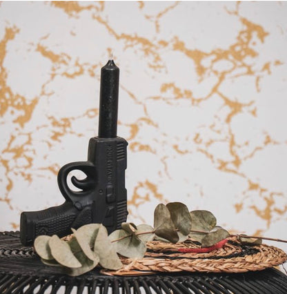 Housevitamin Gun/Pistool Kandelaar - Zwart - Keramiek - 12x12x4cm